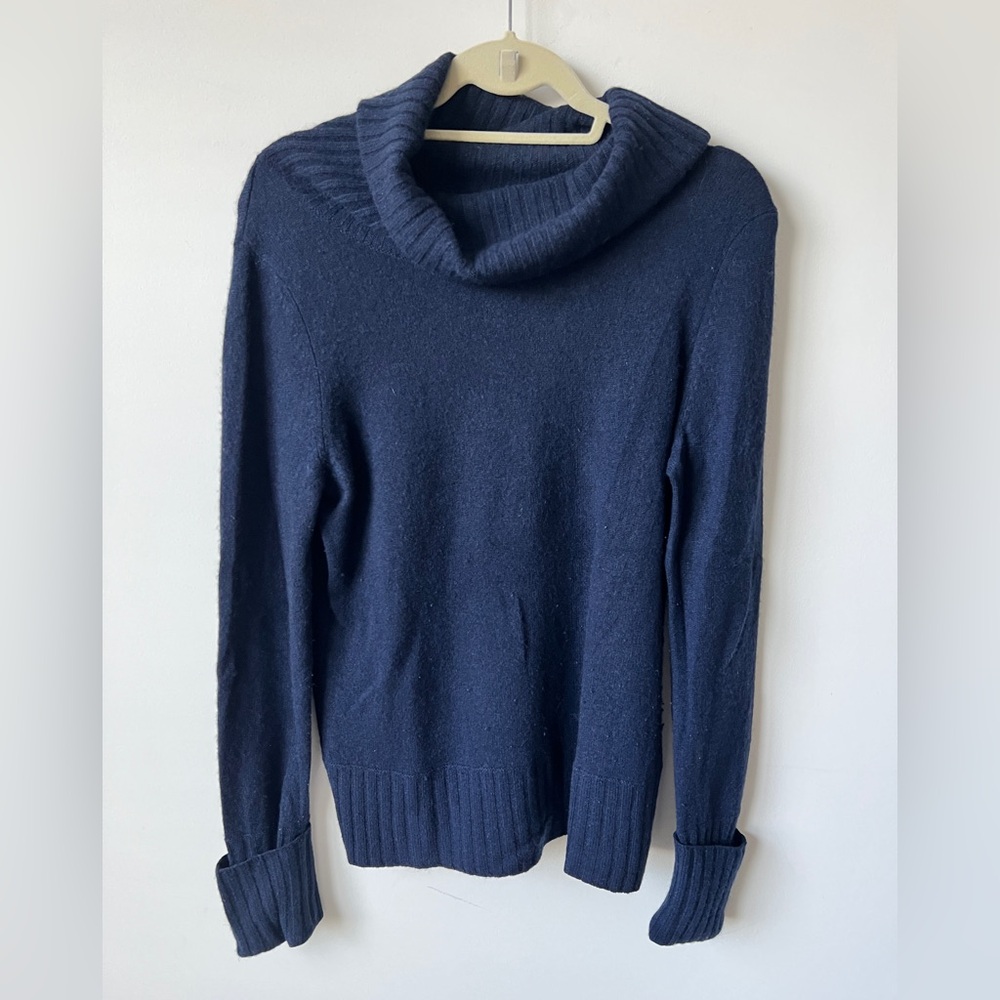 Cashmere by Bloomingdale’s Navy Blue Turtleneck Sweater 100% Cashmere Size M